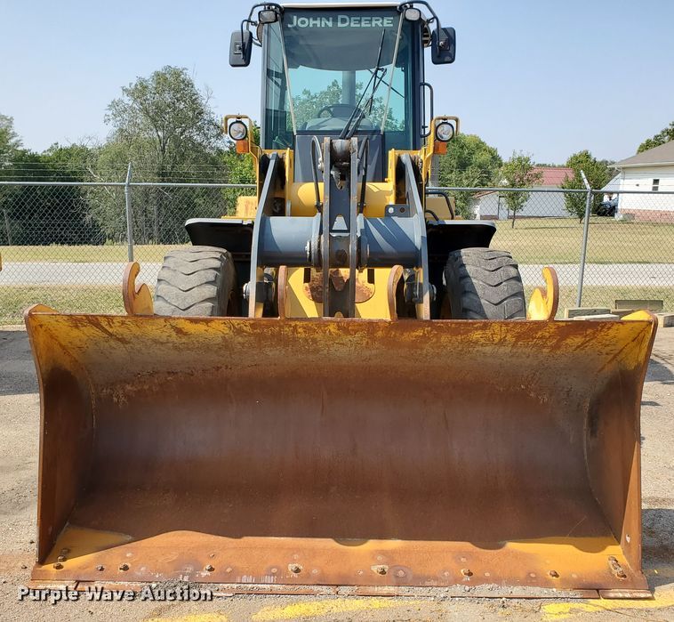 image for item HO9521 2005 John Deere 444J  wheel loader