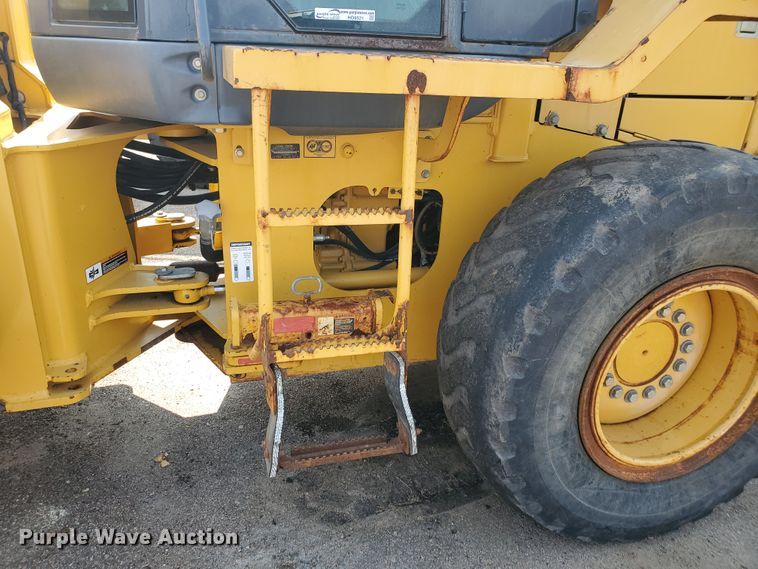 image for item HO9521 2005 John Deere 444J  wheel loader