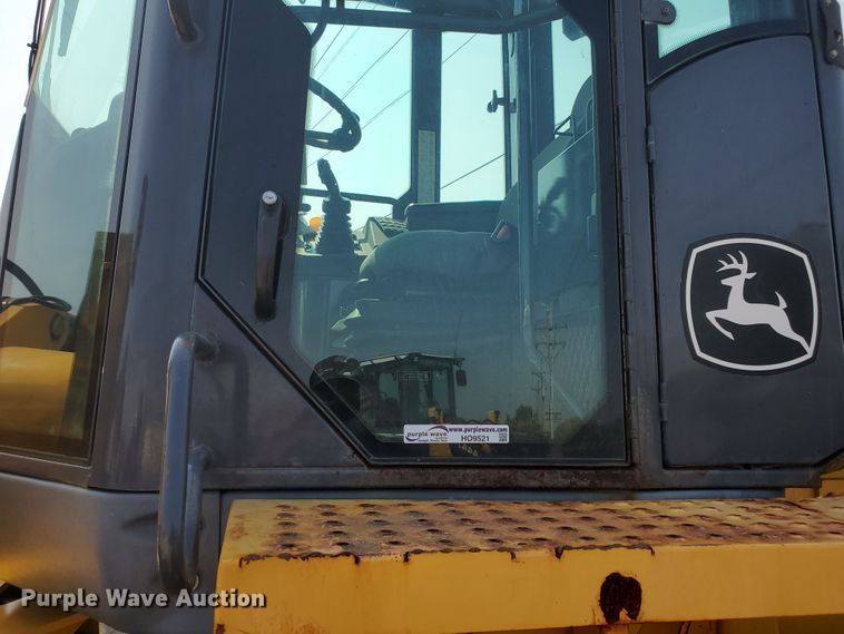 image for item HO9521 2005 John Deere 444J  wheel loader