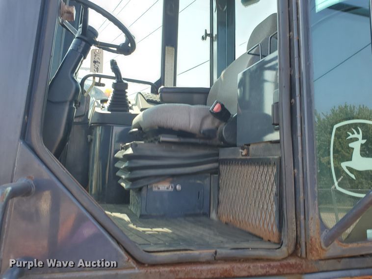 image for item HO9521 2005 John Deere 444J  wheel loader
