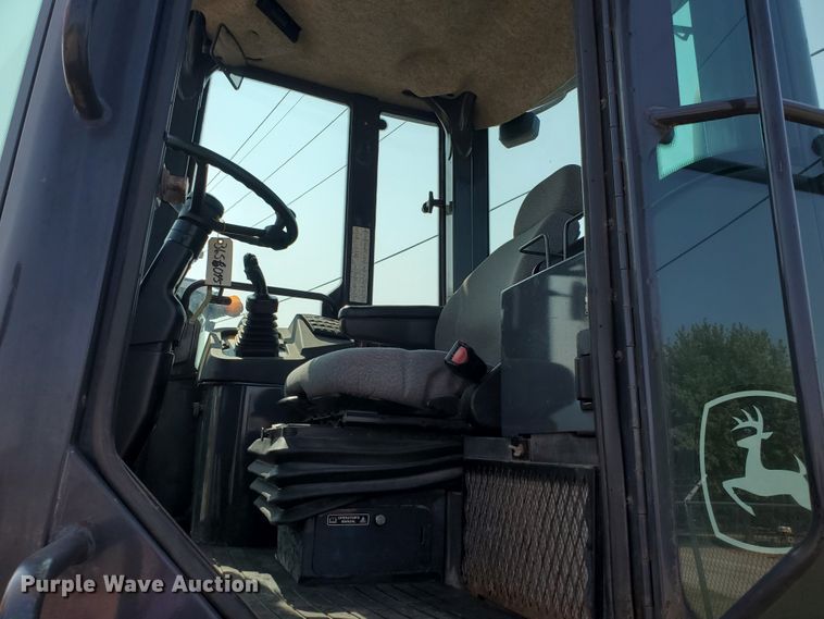 image for item HO9521 2005 John Deere 444J  wheel loader