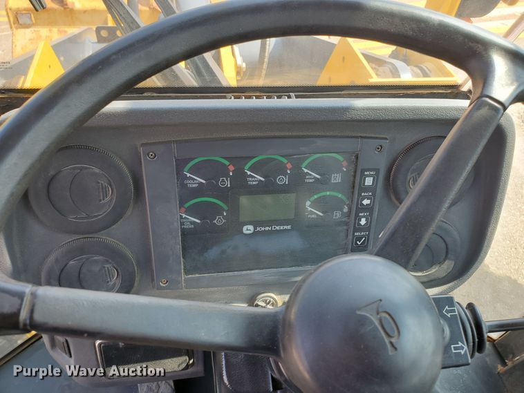 image for item HO9521 2005 John Deere 444J  wheel loader