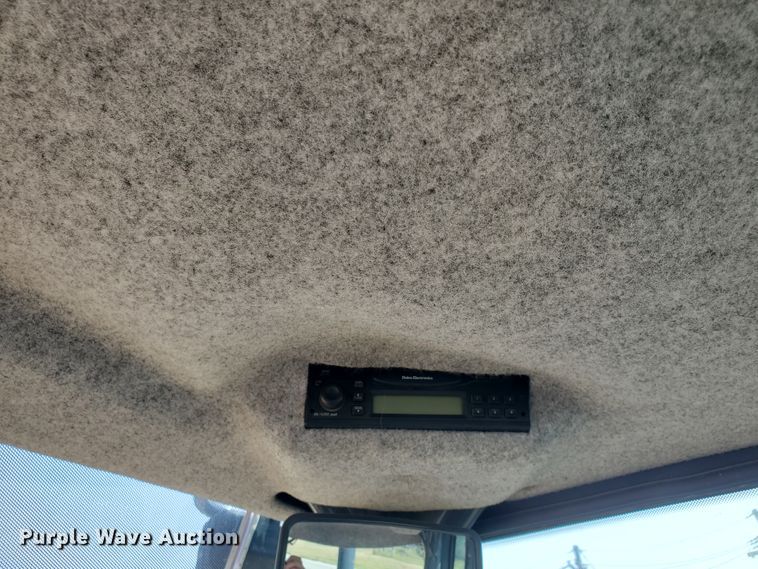 image for item HO9521 2005 John Deere 444J  wheel loader