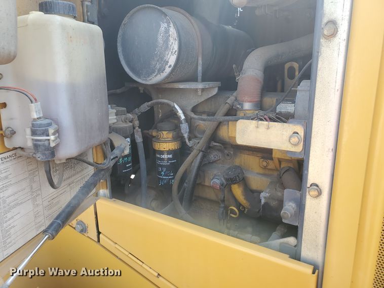 image for item HO9521 2005 John Deere 444J  wheel loader