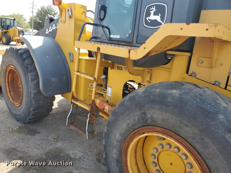 image for item HO9521 2005 John Deere 444J  wheel loader