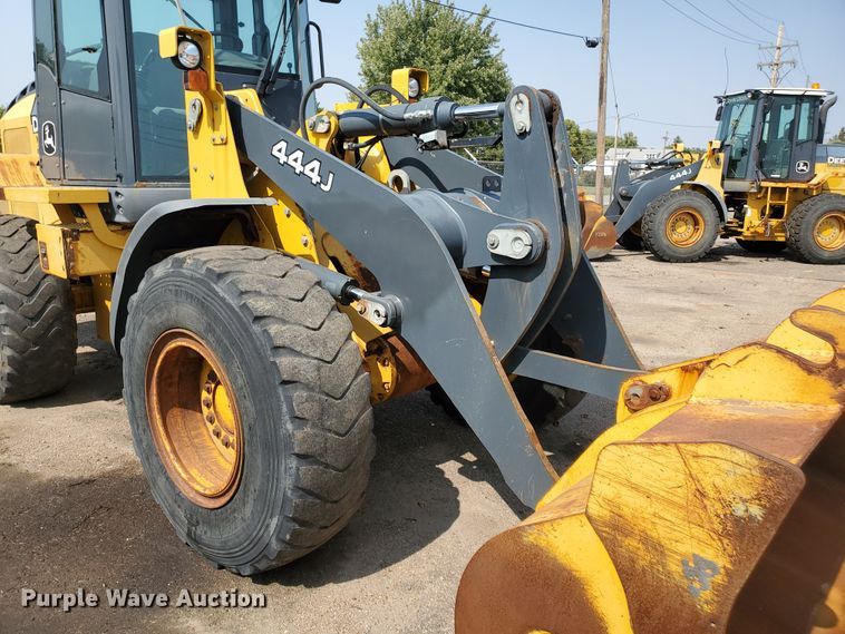 image for item HO9521 2005 John Deere 444J  wheel loader