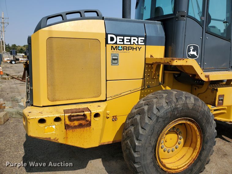 image for item HO9521 2005 John Deere 444J  wheel loader