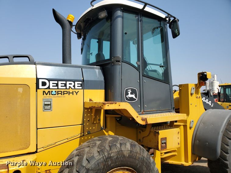 image for item HO9521 2005 John Deere 444J  wheel loader