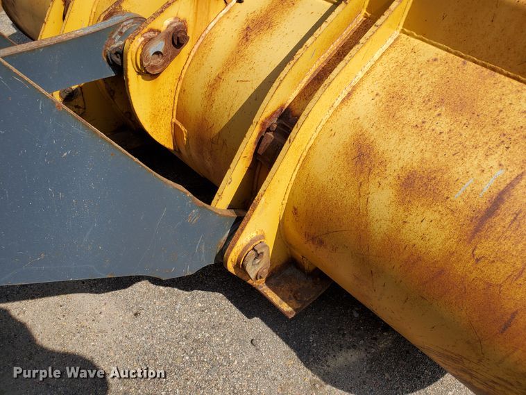 image for item HO9521 2005 John Deere 444J  wheel loader