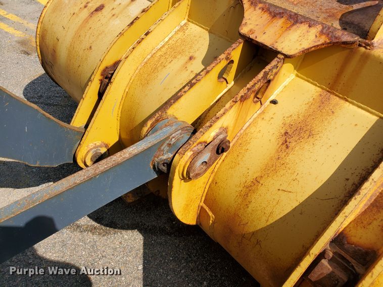 image for item HO9521 2005 John Deere 444J  wheel loader