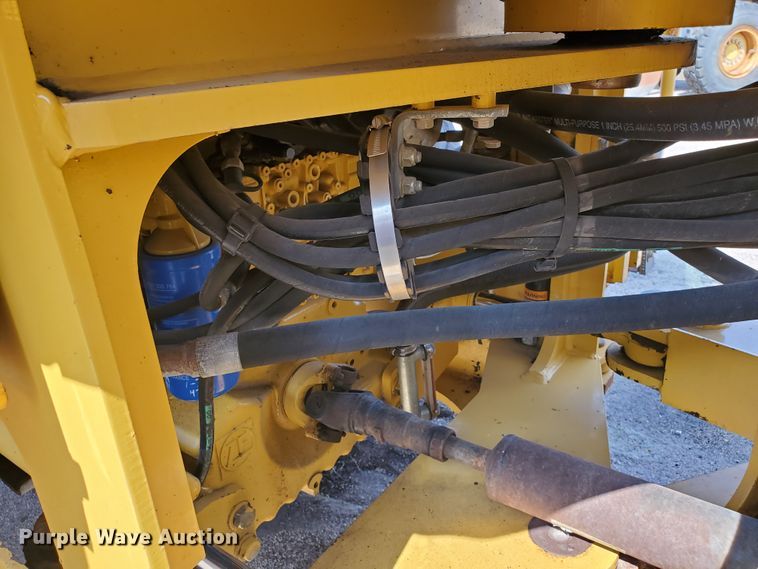 image for item HO9521 2005 John Deere 444J  wheel loader