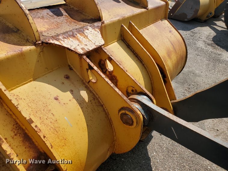 image for item HO9521 2005 John Deere 444J  wheel loader