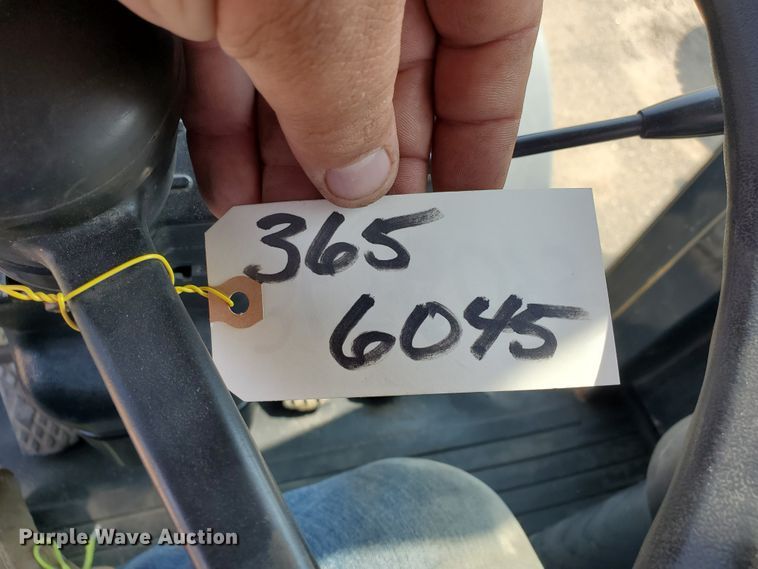 image for item HO9521 2005 John Deere 444J  wheel loader