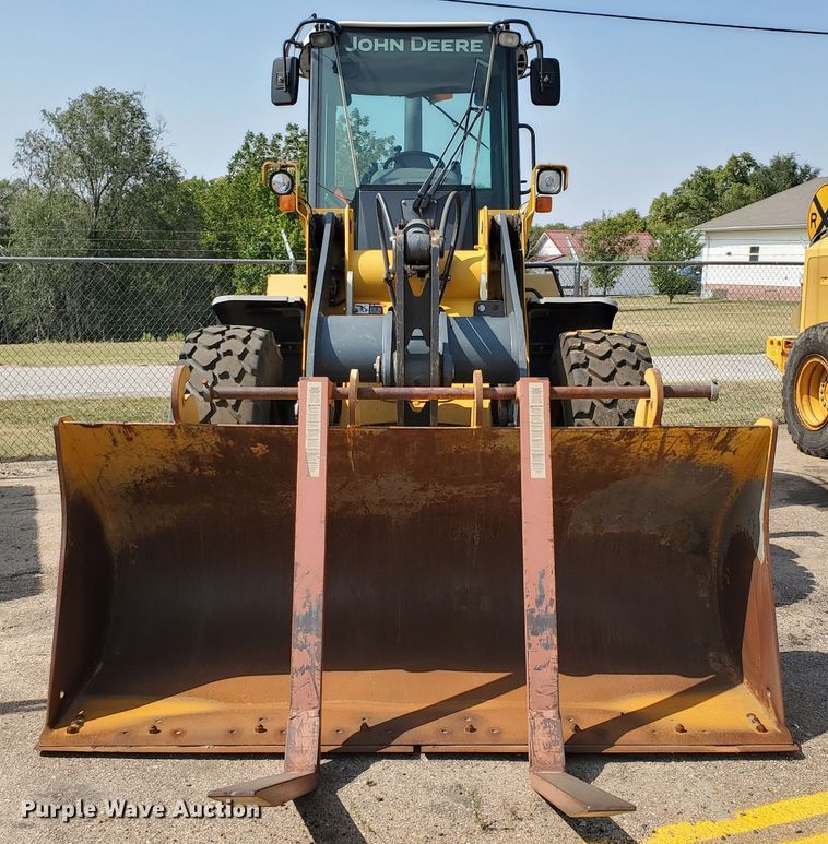 image for item HO9522 2005 John Deere 444J  wheel loader