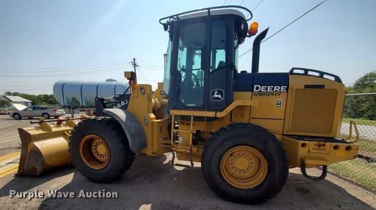 image for item HO9522 2005 John Deere 444J  wheel loader