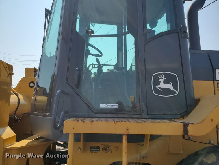 image for item HO9522 2005 John Deere 444J  wheel loader