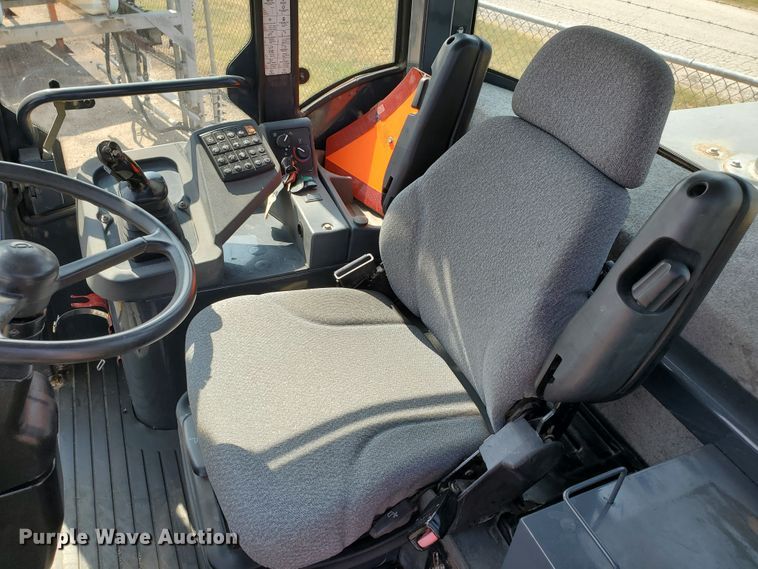 image for item HO9522 2005 John Deere 444J  wheel loader