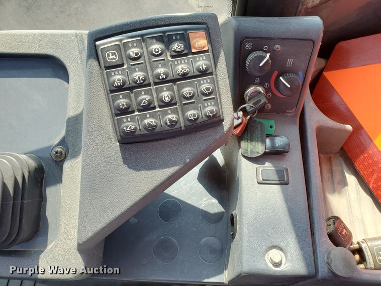 image for item HO9522 2005 John Deere 444J  wheel loader