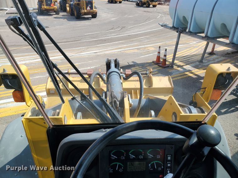 image for item HO9522 2005 John Deere 444J  wheel loader