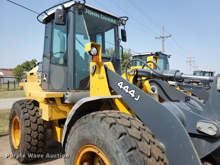 image for item HO9522 2005 John Deere 444J  wheel loader