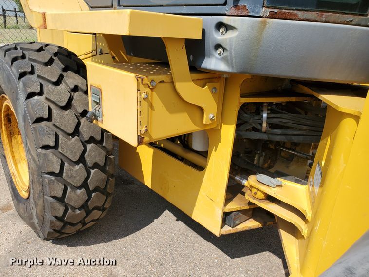 image for item HO9522 2005 John Deere 444J  wheel loader