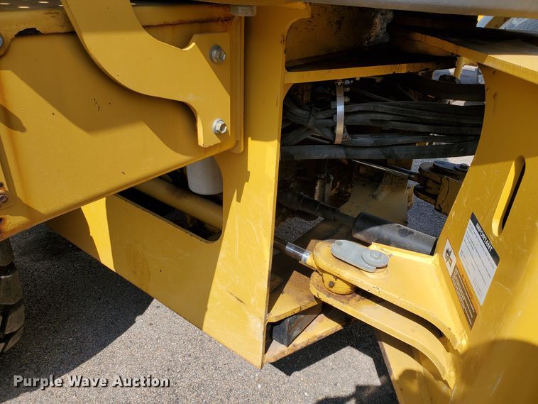 image for item HO9522 2005 John Deere 444J  wheel loader