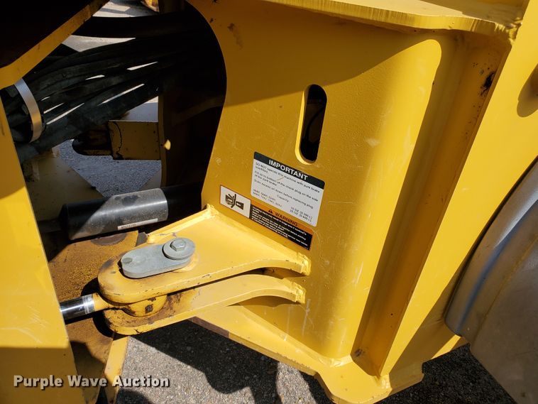 image for item HO9522 2005 John Deere 444J  wheel loader