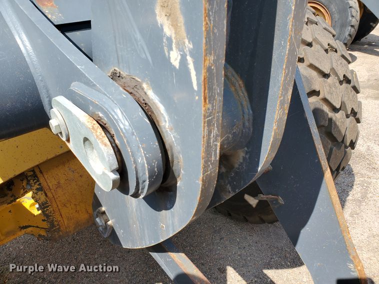 image for item HO9522 2005 John Deere 444J  wheel loader