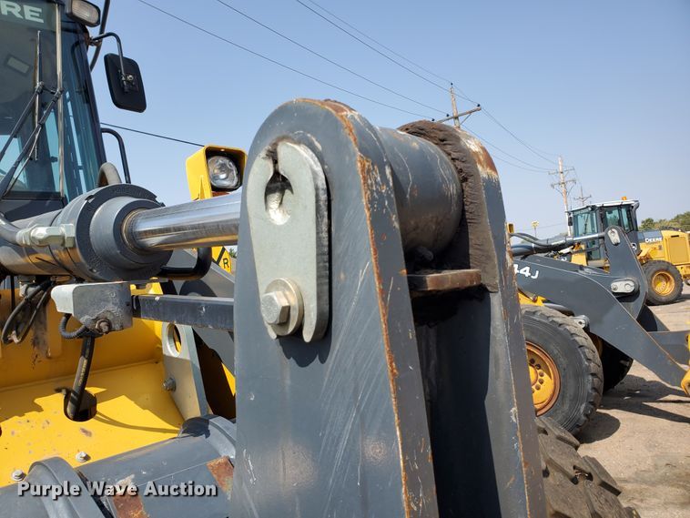 image for item HO9522 2005 John Deere 444J  wheel loader