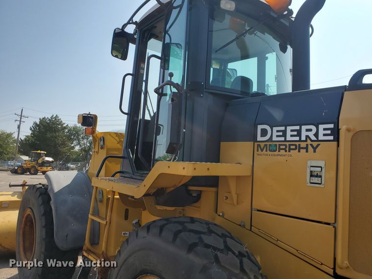 image for item HO9522 2005 John Deere 444J  wheel loader