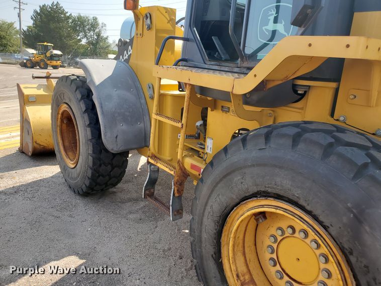 image for item HO9522 2005 John Deere 444J  wheel loader