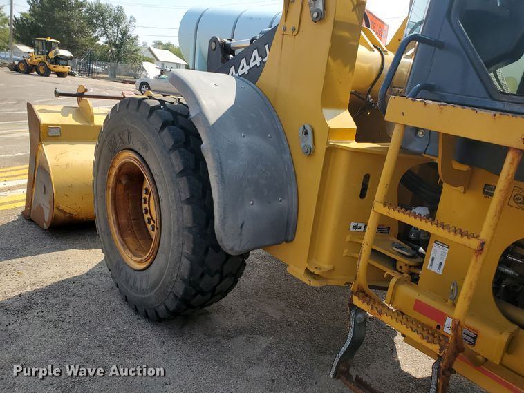 image for item HO9522 2005 John Deere 444J  wheel loader