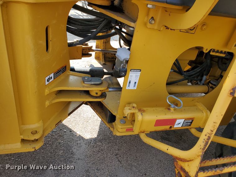image for item HO9522 2005 John Deere 444J  wheel loader