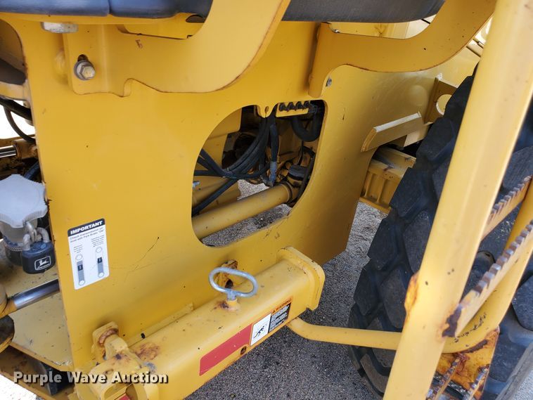 image for item HO9522 2005 John Deere 444J  wheel loader