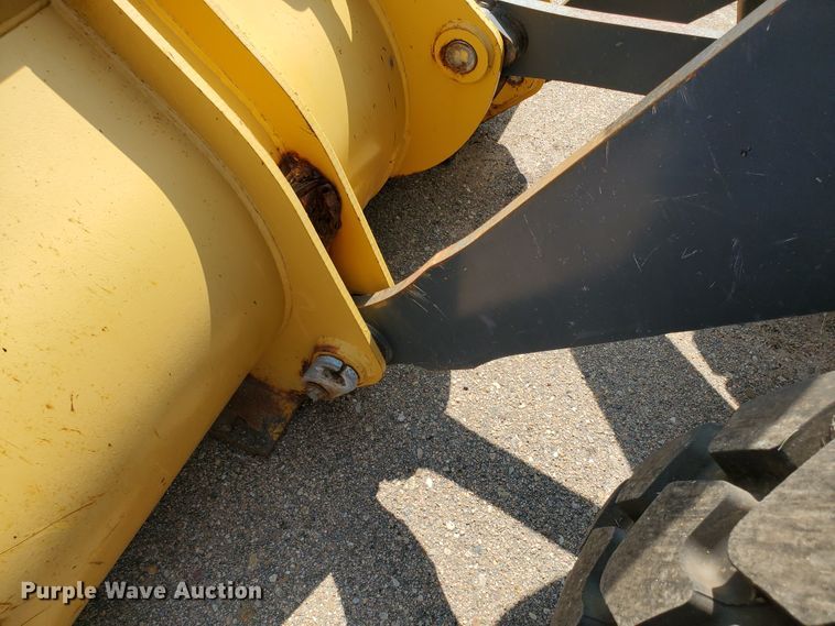 image for item HO9522 2005 John Deere 444J  wheel loader