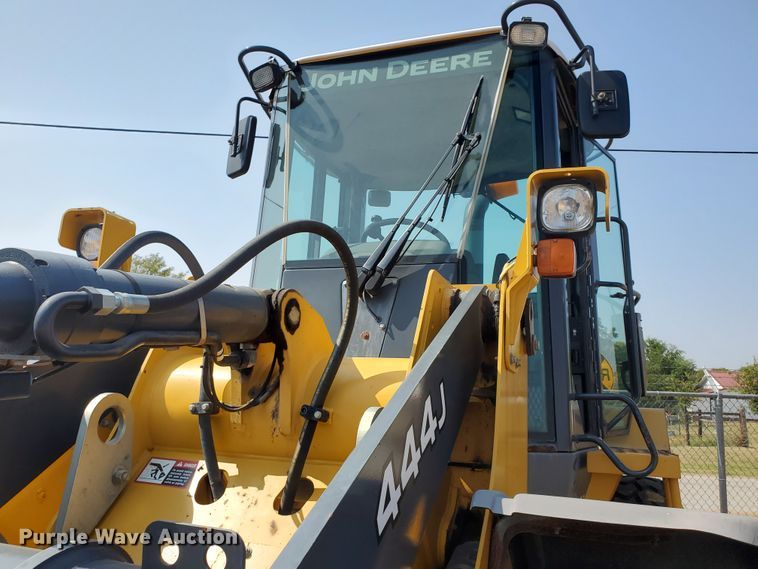 image for item HO9522 2005 John Deere 444J  wheel loader