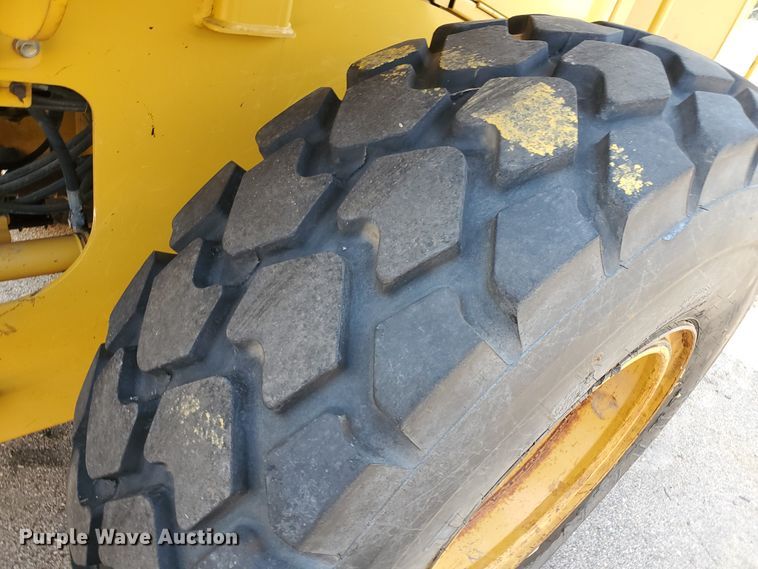 image for item HO9522 2005 John Deere 444J  wheel loader