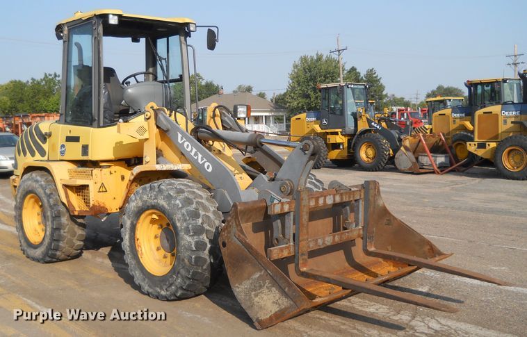 image for item HO9524 2004 Volvo L30B  wheel loader