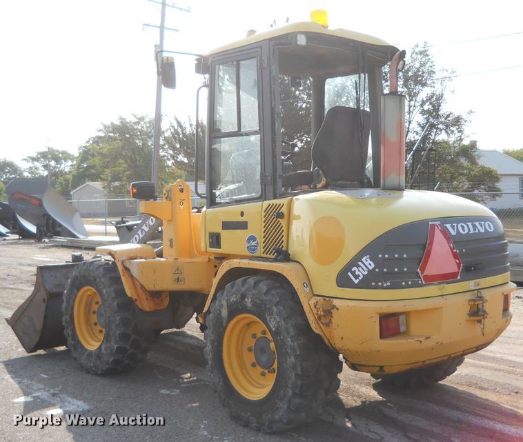 image for item HO9524 2004 Volvo L30B  wheel loader