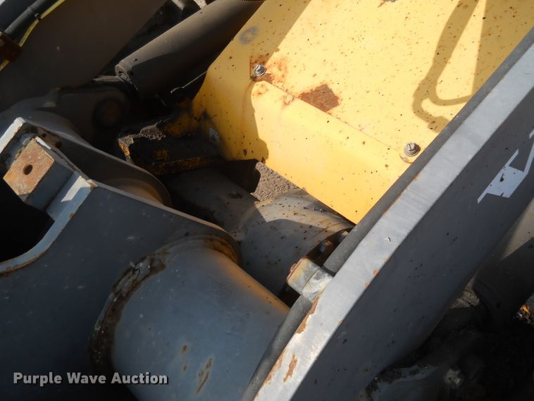 image for item HO9524 2004 Volvo L30B  wheel loader