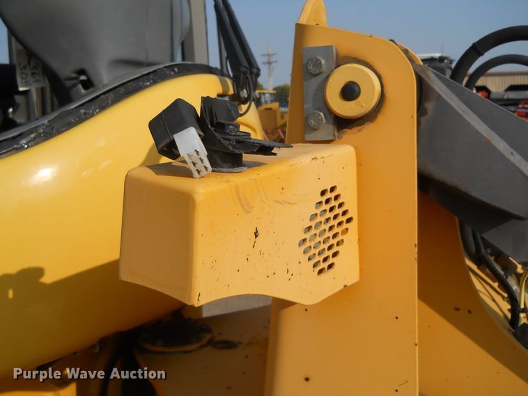 image for item HO9524 2004 Volvo L30B  wheel loader