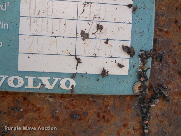 image for item HO9524 2004 Volvo L30B  wheel loader