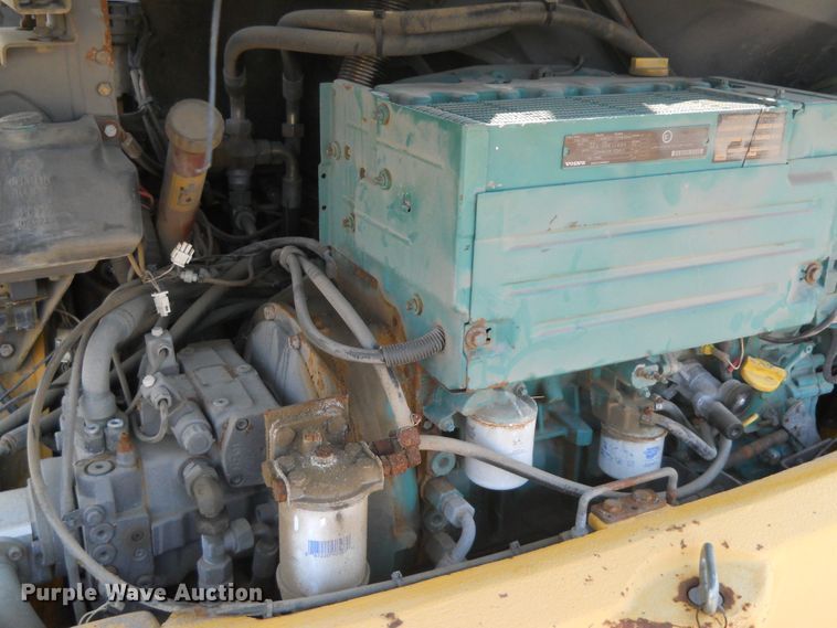 image for item HO9524 2004 Volvo L30B  wheel loader