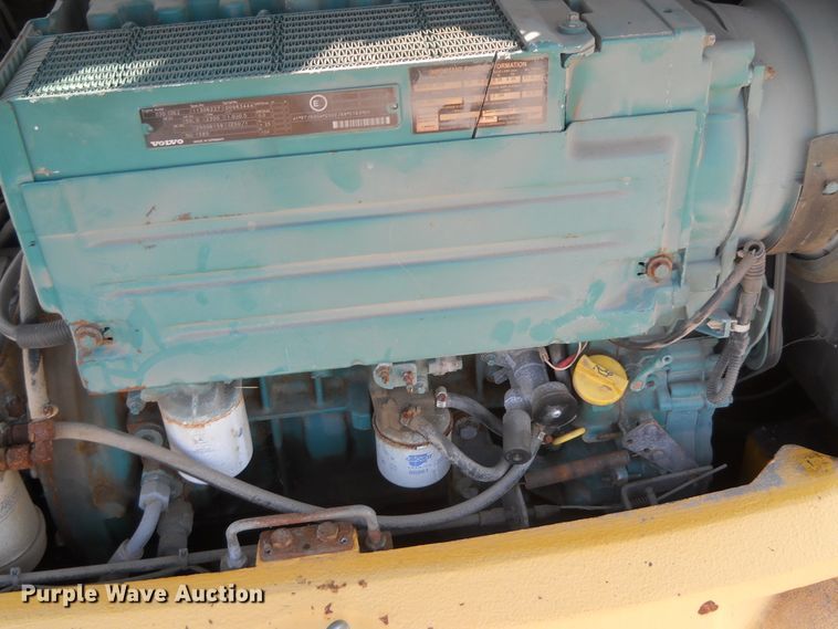 image for item HO9524 2004 Volvo L30B  wheel loader