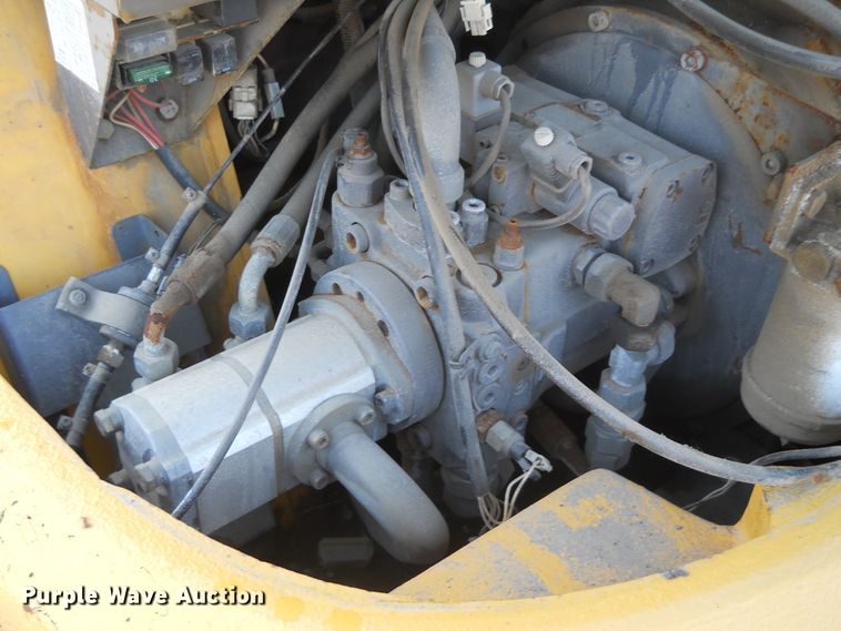 image for item HO9524 2004 Volvo L30B  wheel loader