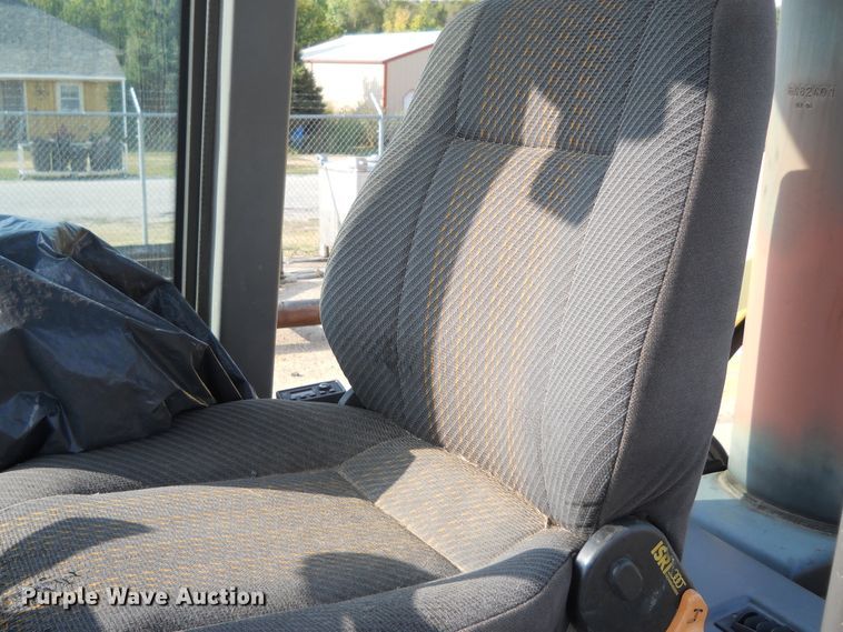 image for item HO9524 2004 Volvo L30B  wheel loader