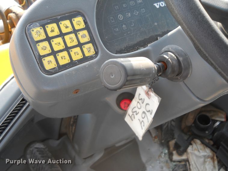 image for item HO9524 2004 Volvo L30B  wheel loader