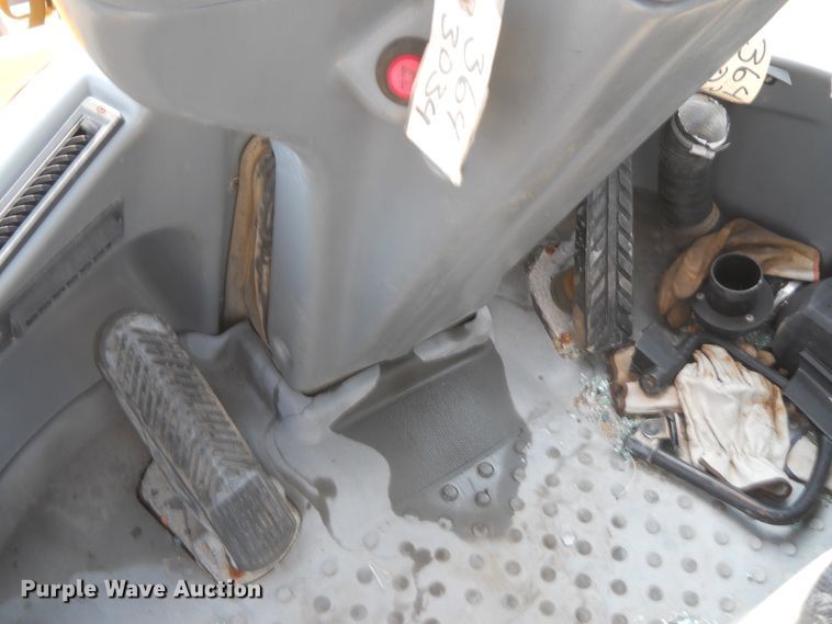 image for item HO9524 2004 Volvo L30B  wheel loader