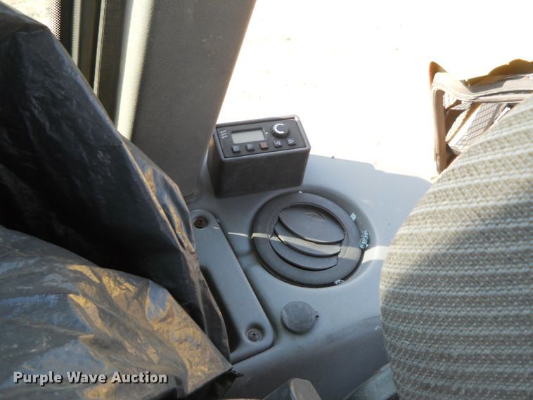 image for item HO9524 2004 Volvo L30B  wheel loader