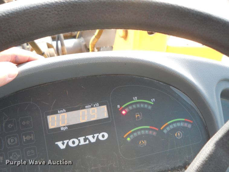 image for item HO9524 2004 Volvo L30B  wheel loader